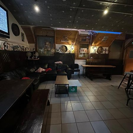 Whole Basemenet Former Pub4 Stag Do/Hen Party Budapeşte Dış mekan fotoğraf