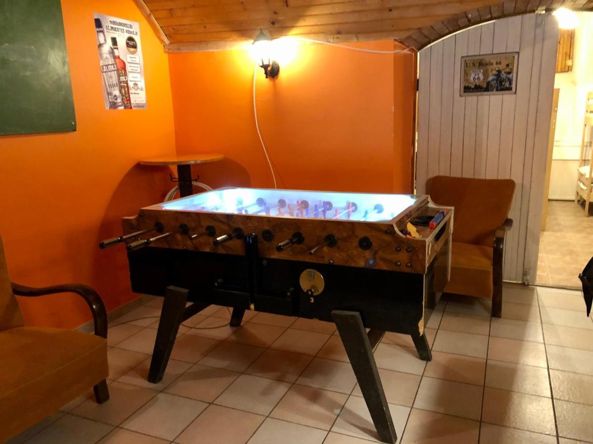 Whole Basemenet Former Pub4 Stag Do/Hen Party Budapeşte Dış mekan fotoğraf