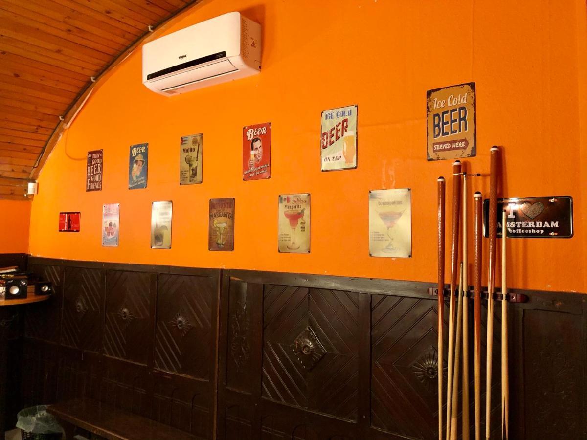 Whole Basemenet Former Pub4 Stag Do/Hen Party Budapeşte Dış mekan fotoğraf