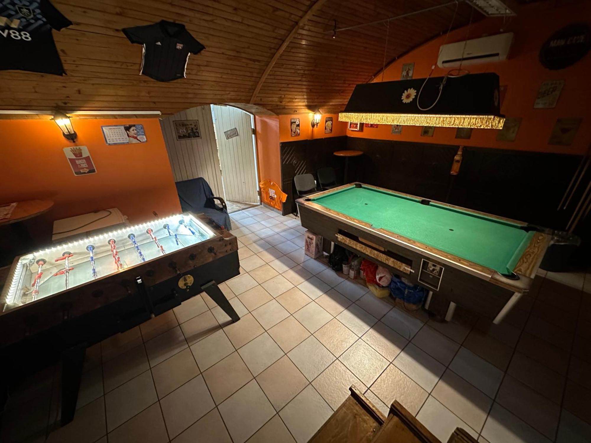 Whole Basemenet Former Pub4 Stag Do/Hen Party Budapeşte Dış mekan fotoğraf